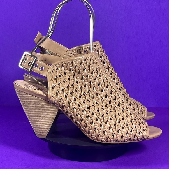Vince Camuto EIANA Caged Peep Toe Lattice Pyramid Slingback Sandals Size 10 - Picture 1 of 9